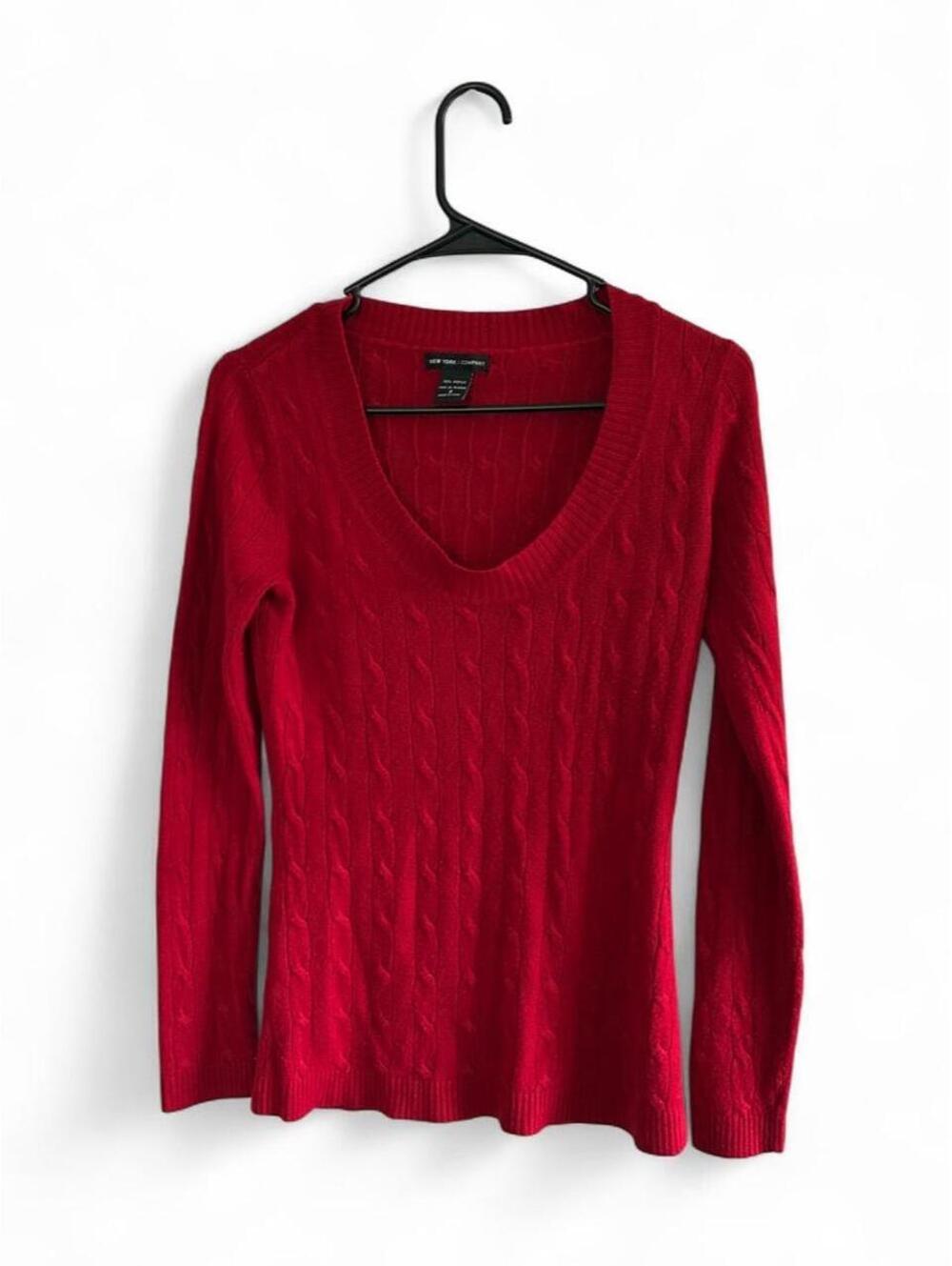 New York & Company Women's Red Cable Knit V-Neck Sweater, Size Small